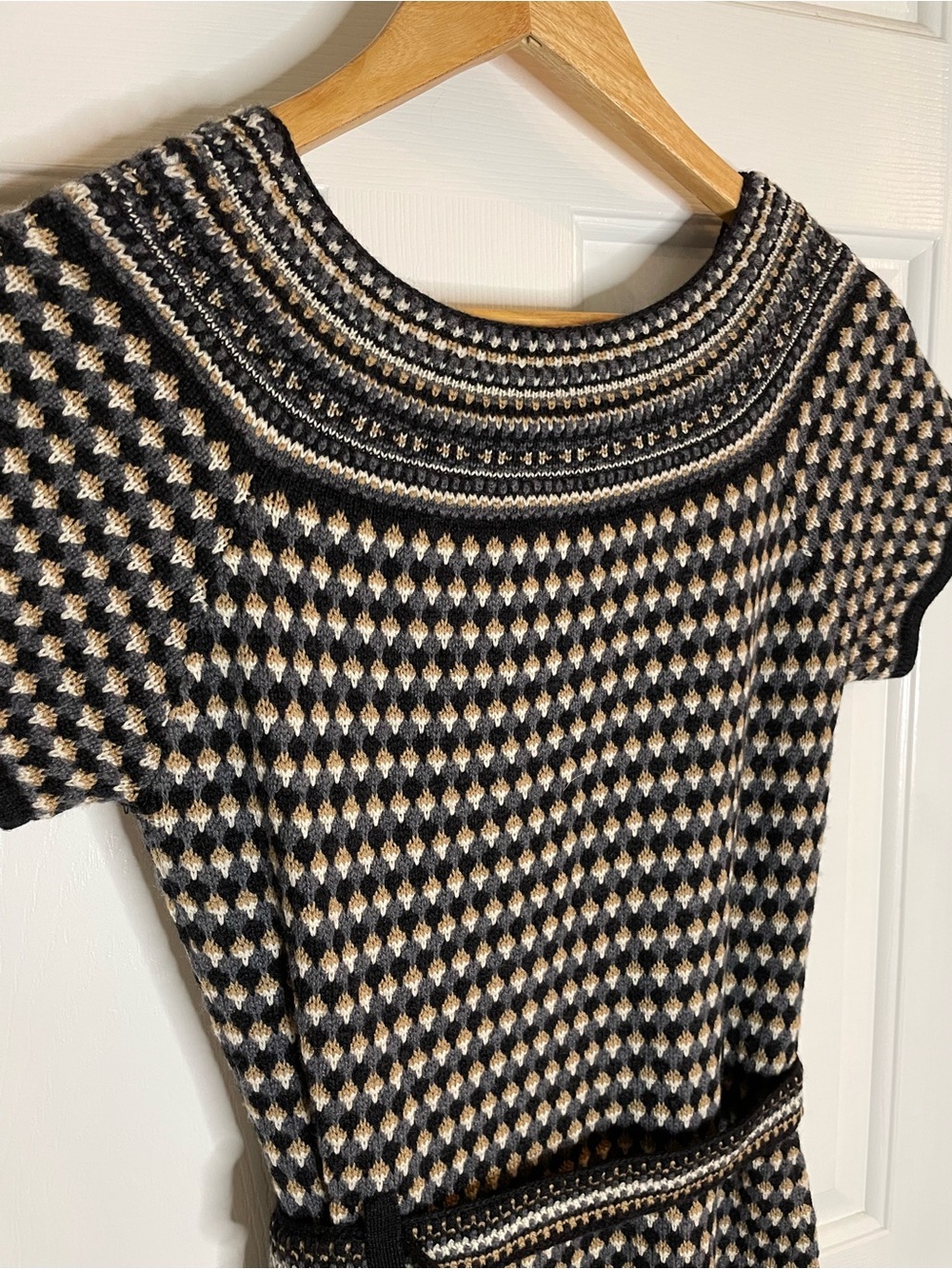 Trina Turk Black and Cream Knit Midi Dress with Belt Merino Wool Size Small - Picture 6 of 7